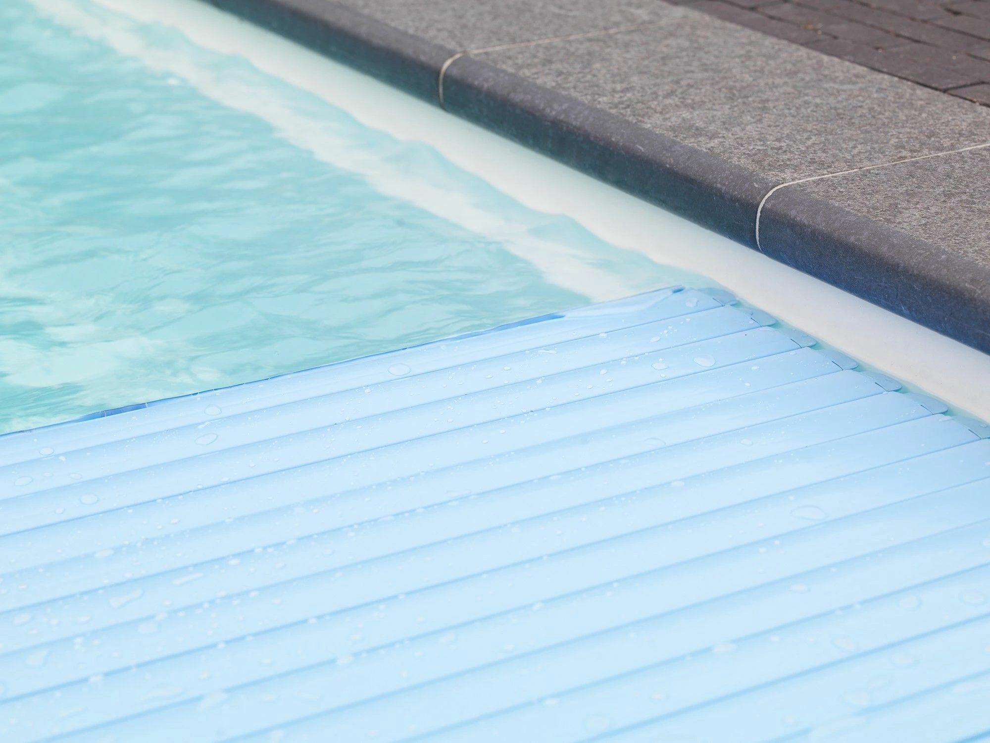 Roldeck PVC Blauwe Lamellen 3 Roldeck PVC Blauwe Lamellen