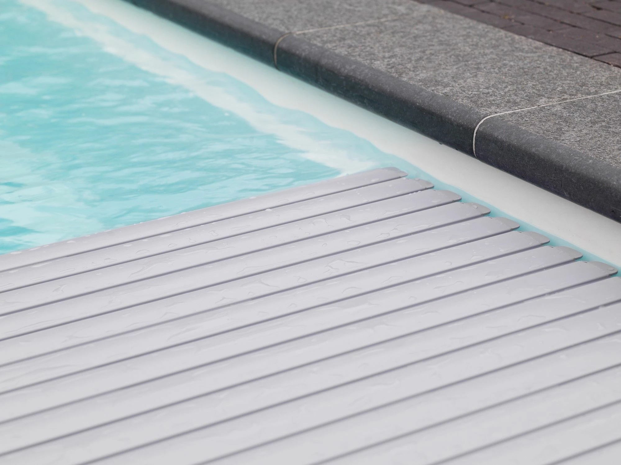 Roldeck PVC Grijze Lamellen 3 Roldeck PVC Grijze Lamellen