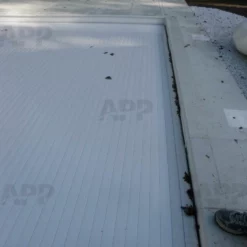 Aquadeck PVC Witte Lamellen -NL Zwembad Verkoopwinkel witte lamellen pottelberg